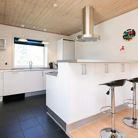 4 Person In Feriehus Oksbøl