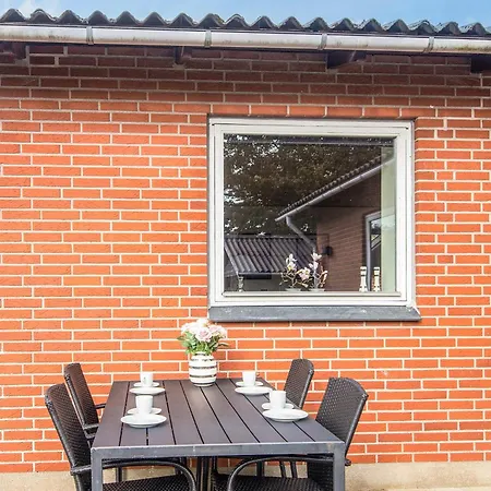4 Person In Feriehus Oksbøl
